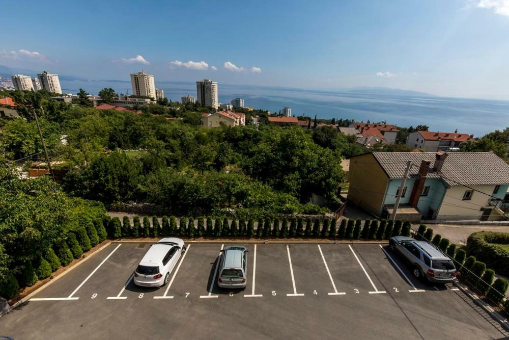 Apartments Sandra With Free Private Parking Рієка Екстер'єр фото